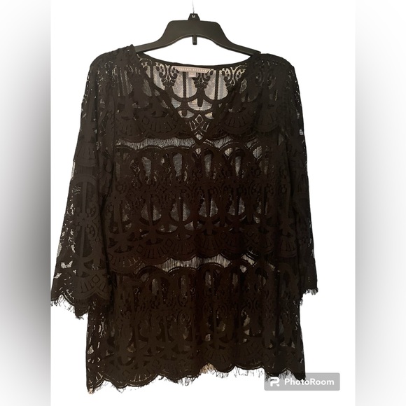 Valerie Steven’s lace blouse with flare sleeves - Picture 1 of 4
